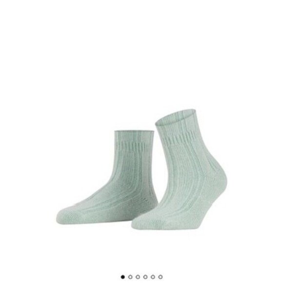 NWT Falke Women's PEPPERMINT GREEN Bed Socks Size 8-10.5 GERMANY - Picture 1 of 5